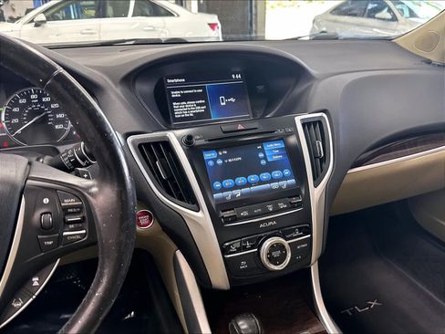 Used 2018 Acura TLX FWD image 12