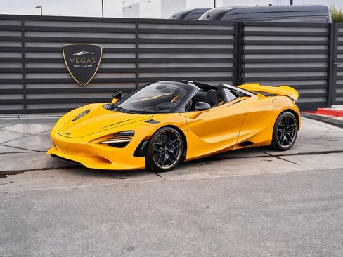 Used 2024 McLaren 750S image 16