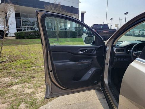 Used 2023 GMC Acadia Denali w/ Denali Ultimate Package image 11