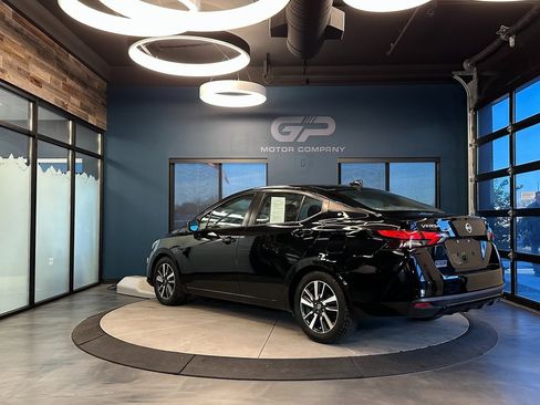 Used 2021 Nissan Versa SV image 5