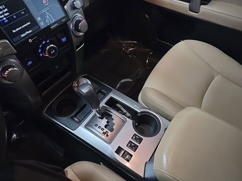 Used 2022 Toyota 4Runner SR5 Premium image 27