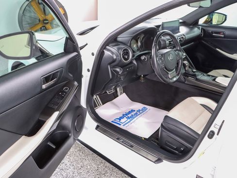 Used 2022 Lexus IS 350 F Sport RWD image 3