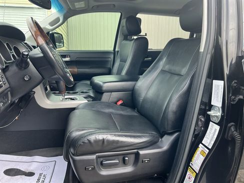 Used 2013 Toyota Tundra Platinum image 9