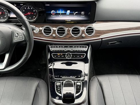 Used 2018 Mercedes-Benz E 300 4MATIC image 22