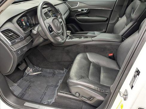 Used 2020 Volvo XC90 T5 Momentum w/ Protection Package Premier image 16