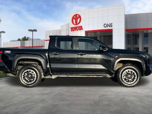 Used 2024 Toyota Tacoma TRD Off-Road image 3