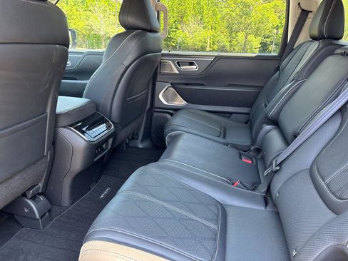 Used 2025 INFINITI QX80 Sensory AWD/4WD image 33