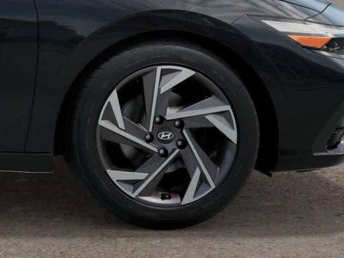 New 2025 Hyundai Elantra SEL image 15