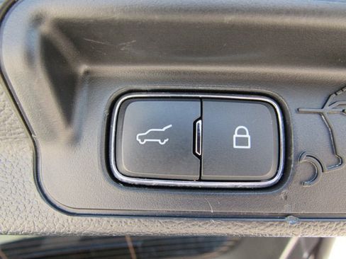 Used 2024 Ford Explorer XLT w/ Equipment Group 202A AWD/4WD image 37