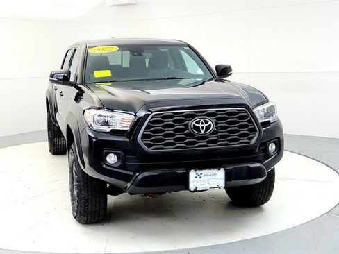 Certified 2022 Toyota Tacoma TRD Off-Road w/ Technology Package AWD/4WD image 8