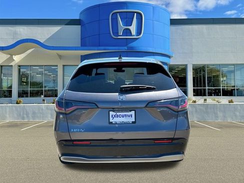 Used 2023 Honda HR-V EX-L image 3
