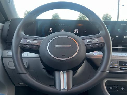 Used 2025 Hyundai Kona SEL image 34