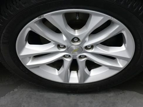 Used 2017 Chevrolet Malibu LT FWD image 27