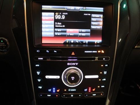 Used 2016 Ford Explorer Platinum AWD/4WD image 34