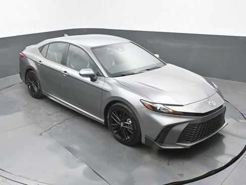 Used 2026 Toyota Camry SE image 27