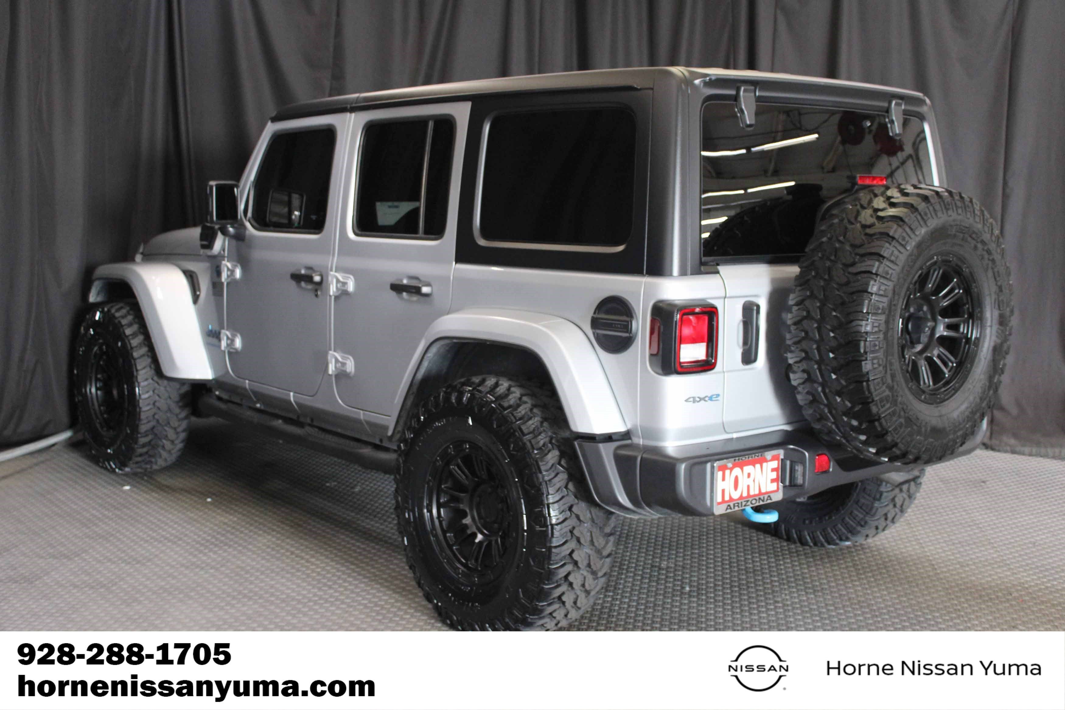 Used 2024 Jeep Wrangler Unlimited w/ LED Headlamp & Fog Lamp Group AWD/4WD image 16