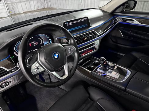 Used 2022 BMW 745e xDrive w/ Premium Package AWD/4WD image 24