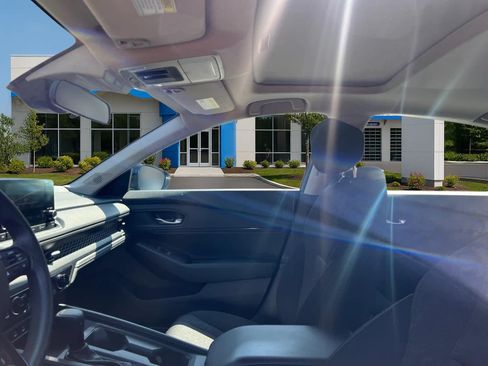 Used 2023 Honda Accord EX image 13