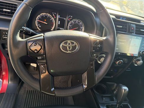 Used 2021 Toyota 4Runner Venture w/ Moonroof Package image 16