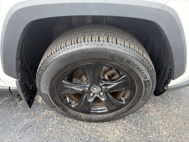 Used 2019 Toyota RAV4 XLE w/ Convenience Package AWD/4WD image 14