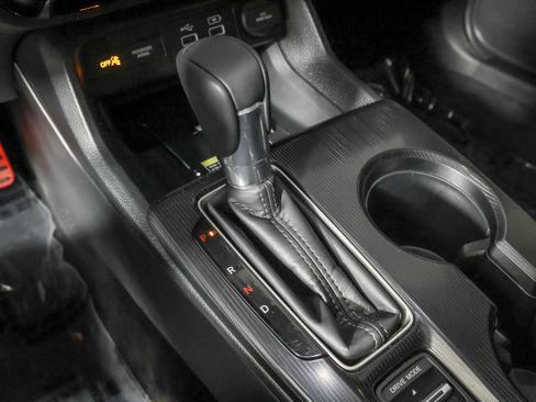 Used 2024 Honda Civic Touring image 32
