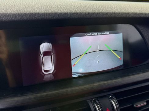 Used 2018 Alfa Romeo Stelvio AWD image 15