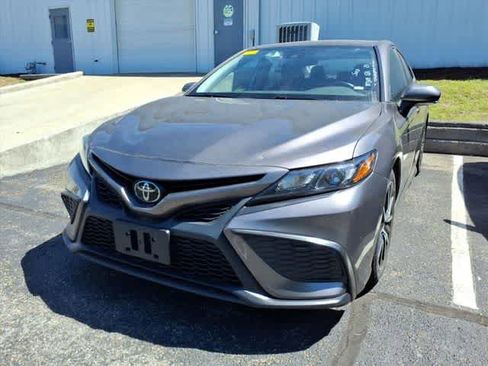 Used 2023 Toyota Camry SE FWD image 6