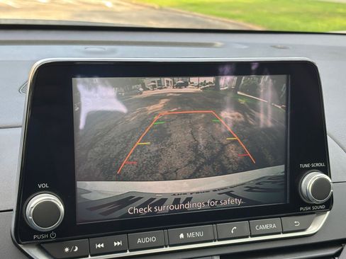 Used 2025 Nissan Altima 2.5 SV FWD image 20