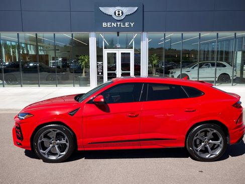 Used 2022 Lamborghini Urus AWD/4WD image 5