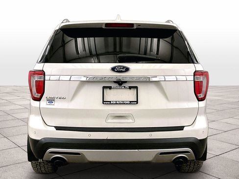 Used 2017 Ford Explorer Limited w/ Equipment Group 301A image 4