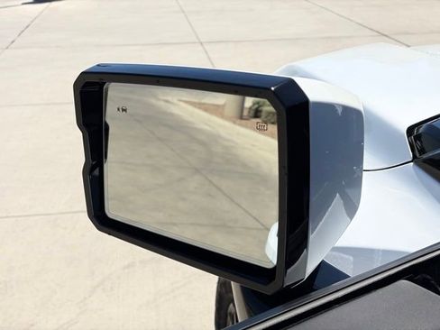 Used 2025 GMC Hummer EV 2X image 28