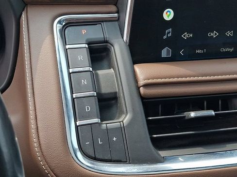 Used 2022 Chevrolet Tahoe High Country AWD/4WD image 14