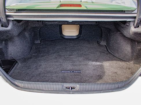 Used 2011 Toyota Avalon Limited FWD image 16