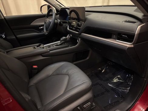 Used 2024 Toyota Grand Highlander Platinum image 25