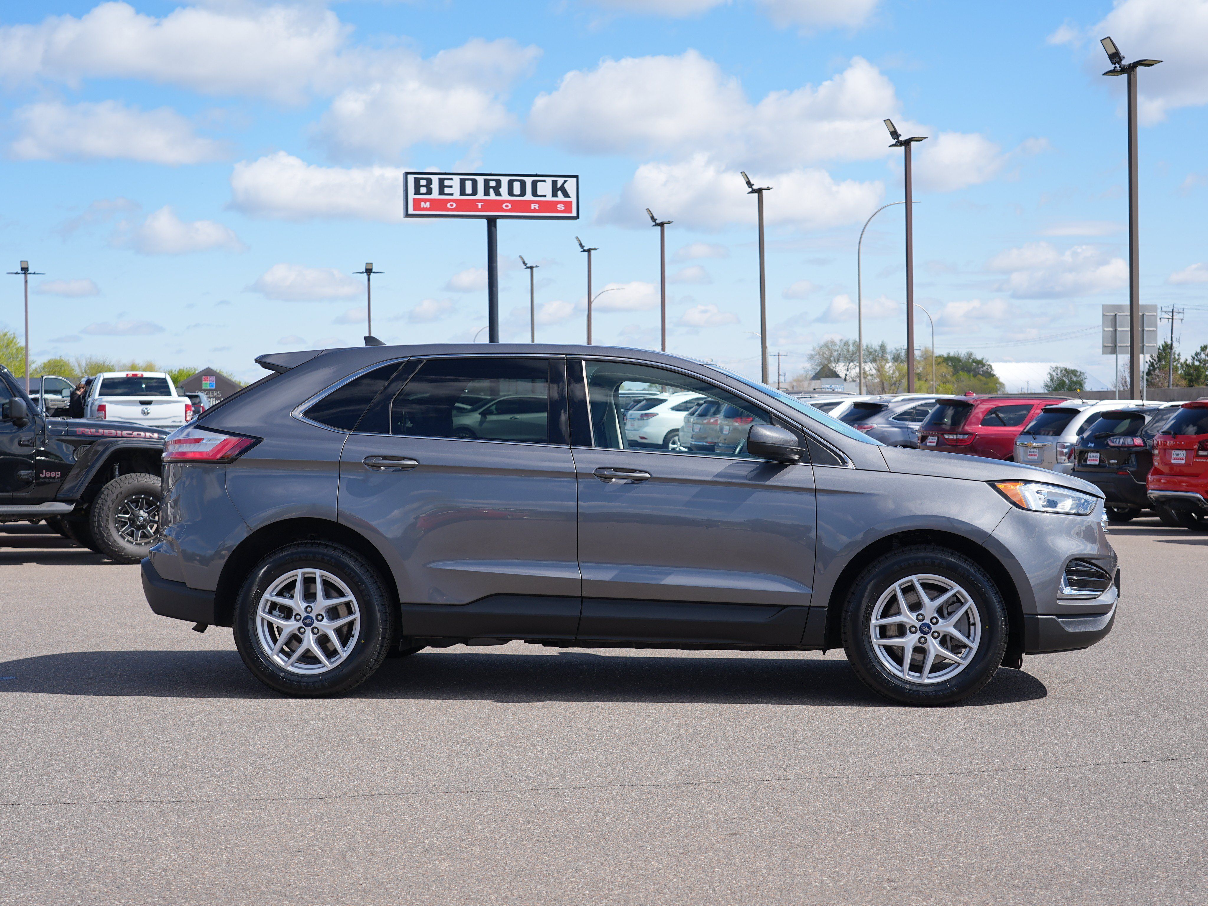 Used 2022 Ford Edge SEL AWD/4WD image 2