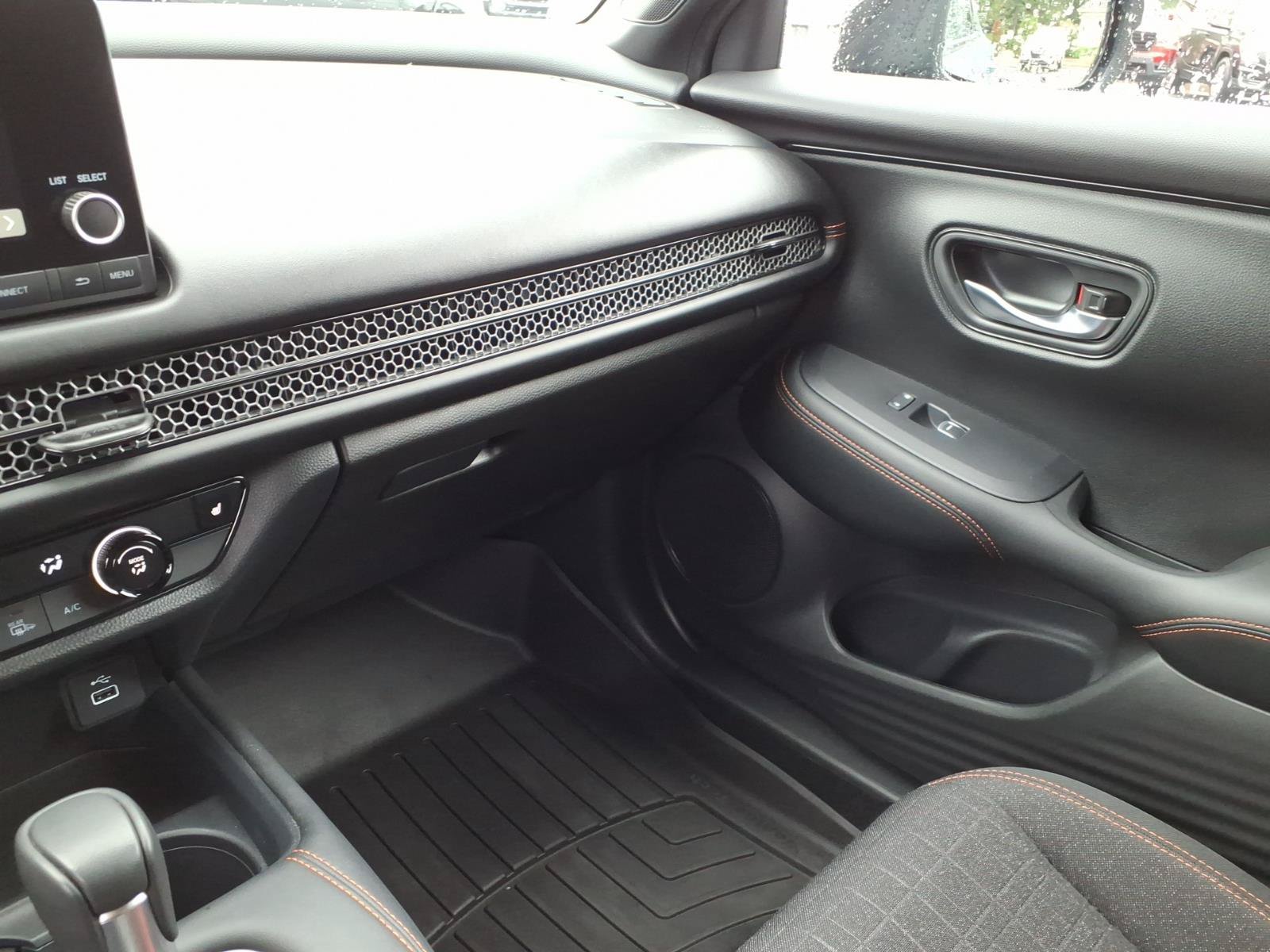 Certified 2025 Honda HR-V Sport image 23