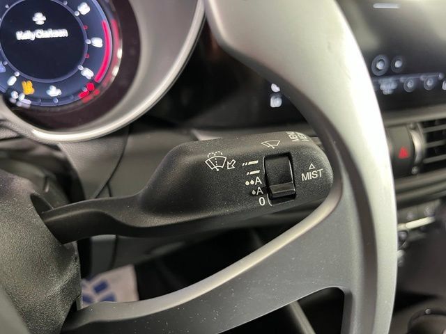 Used 2026 Alfa Romeo Giulia AWD w/ Driving Assist Package image 24