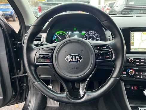 Used 2018 Kia Niro EX Premium image 24