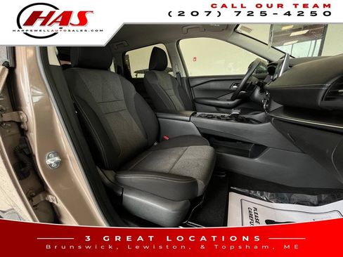 Used 2024 Nissan Rogue SV AWD/4WD image 11