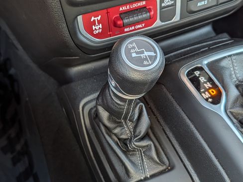Used 2025 Jeep Wrangler Unlimited Sport AWD/4WD image 29