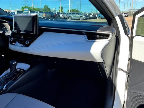 Used 2024 Toyota Corolla SE image 19