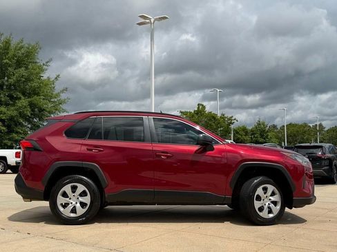 Used 2021 Toyota RAV4 LE FWD image 7