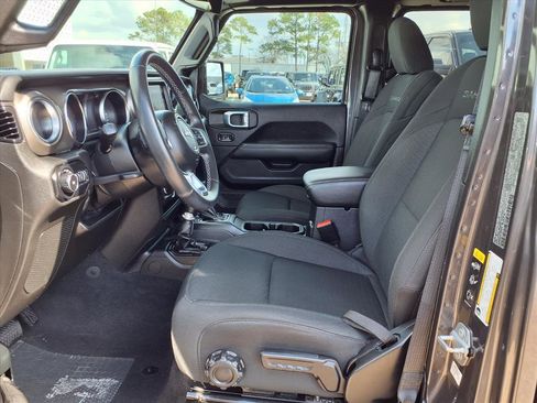 Used 2021 Jeep Wrangler Unlimited Sahara image 17