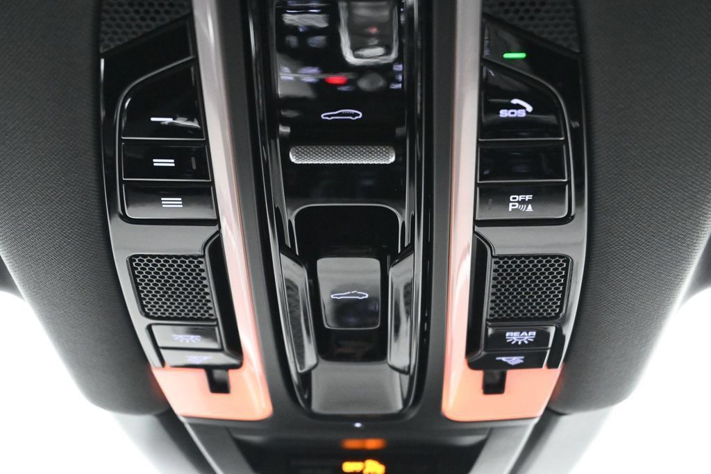 Certified 2023 Porsche Cayenne Platinum Edition AWD/4WD image 25