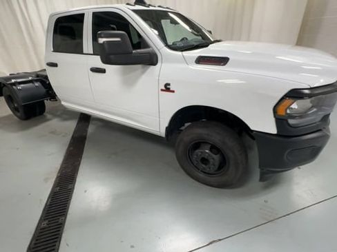 Used 2024 RAM 3500 Tradesman w/ Max Tow Package RWD image 2