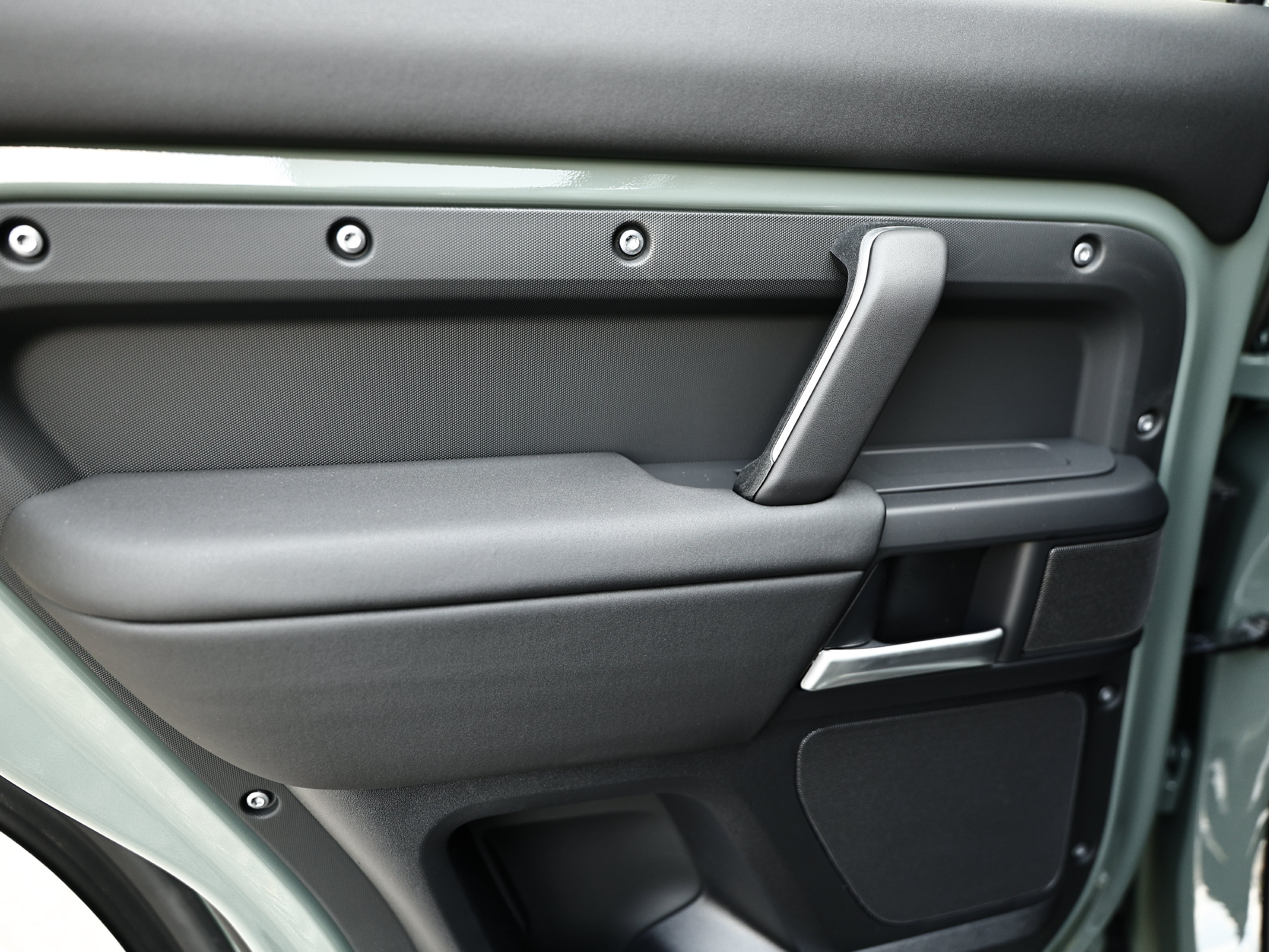 New 2026 Land Rover Defender 110 AWD/4WD image 30