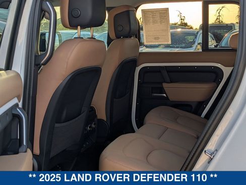 Used 2025 Land Rover Defender 110 X-Dynamic SE image 14