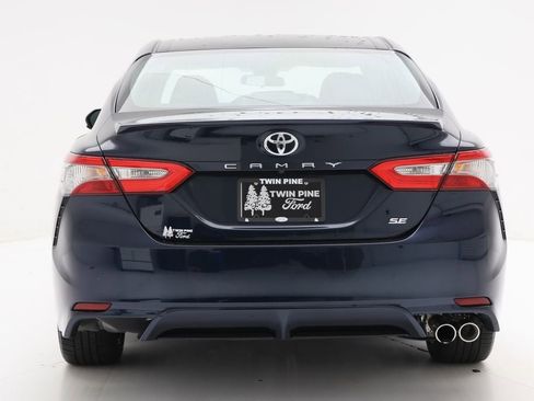 Used 2018 Toyota Camry LE image 8