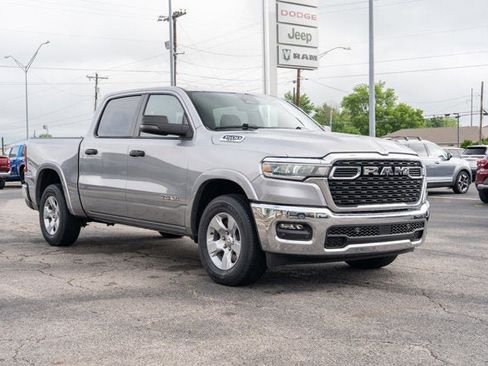 Used 2025 RAM 1500 Big Horn AWD/4WD image 7