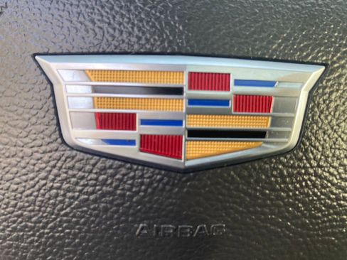 Used 2017 Cadillac XT5 Luxury image 29